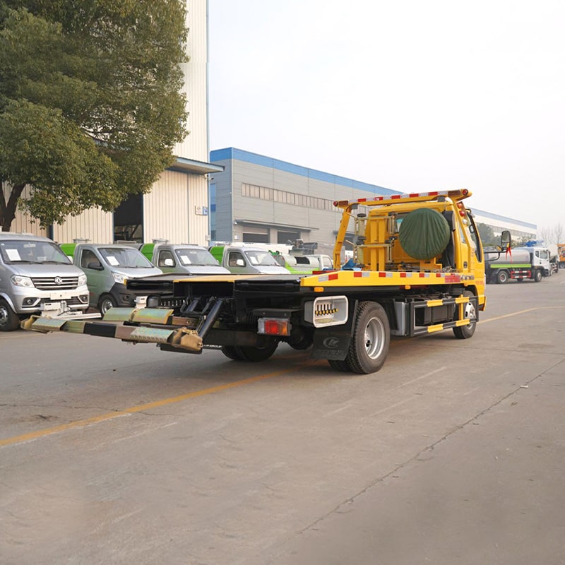 شاحنة سحب وإنقاذ الطرق من طراز ISUZU 4X2 ذات السطح المسطح شاحنة سحب وإنقاذ الطرق من طراز ISUZU 4X2 ذات السطح المسطح