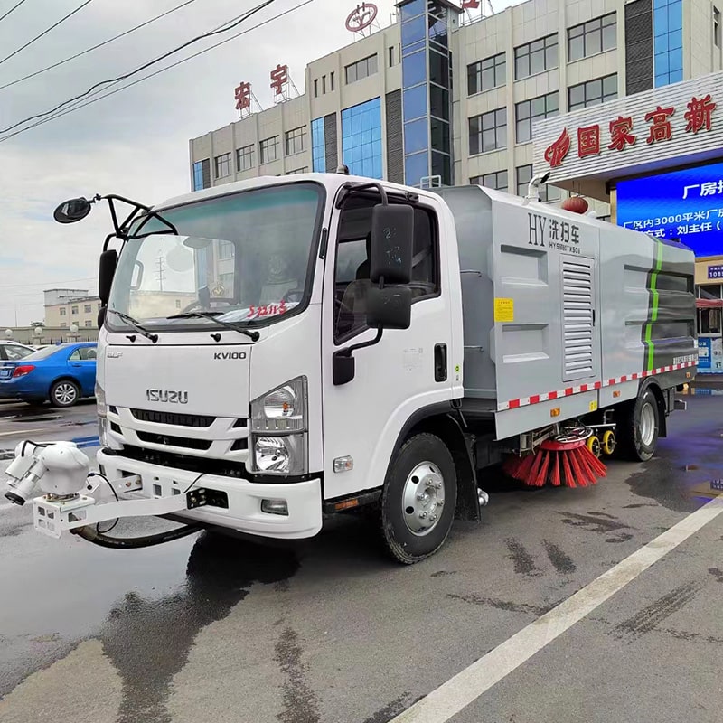 كاسحة طرق ذاتية التنظيف عالية الضغط من نوع ISUZU سعة 4 أمتار مكعبة كاسحة طرق ذاتية التنظيف عالية الضغط من نوع ISUZU سعة 4 أمتار مكعبة