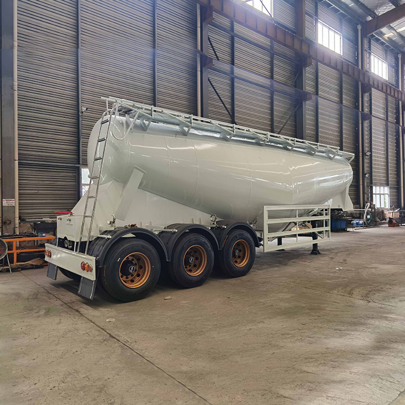 Semi-remorque citerne de 28 m3 pour le transport de poudre de ciment en vrac à vendre Semi-remorque citerne de 28 m3 pour le transport de poudre de ciment en vrac à vendre