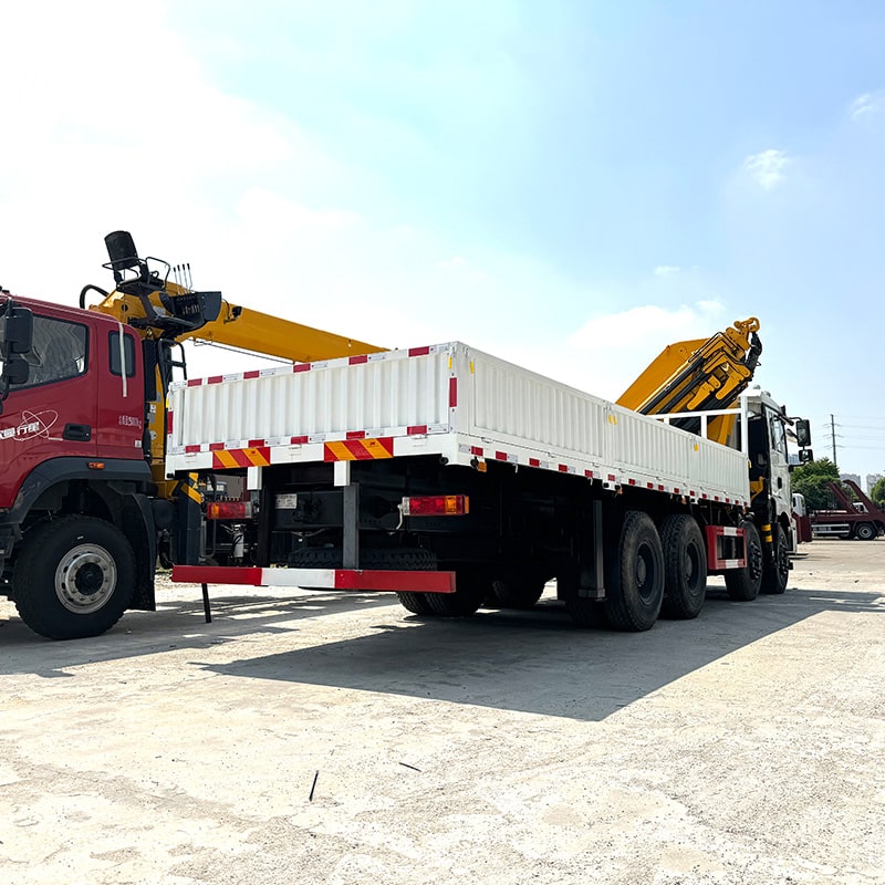 Shacman Heavy Duty 8x4 16-тонный складной кран-манипулятор Shacman Heavy Duty 8x4 16-тонный складной кран-манипулятор