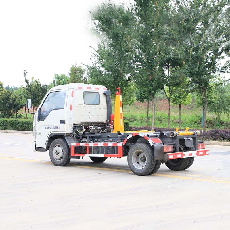 Мусоровоз Foton mini 2-3 CBM с крюковым подъемником Мусоровоз Foton mini 2-3 CBM с крюковым подъемником