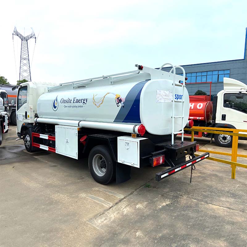 Camion-citerne à carburant Howo 4x2 10 000 litres Camion-citerne à carburant Howo 4x2 10 000 litres