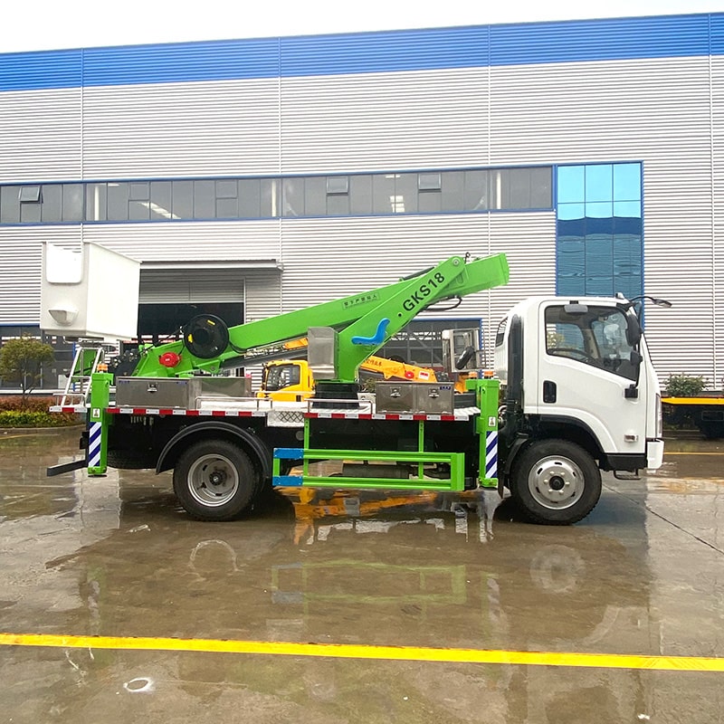 SHACMAN 4*2 18m high altitude operation bucket truck SHACMAN 4*2 18m high altitude operation bucket truck