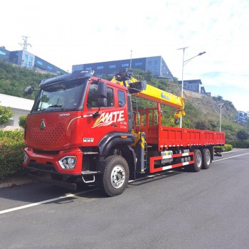 Sinotruck Howo 14 тонн Телескопическая стрела Кран-манипулятор на грузовике