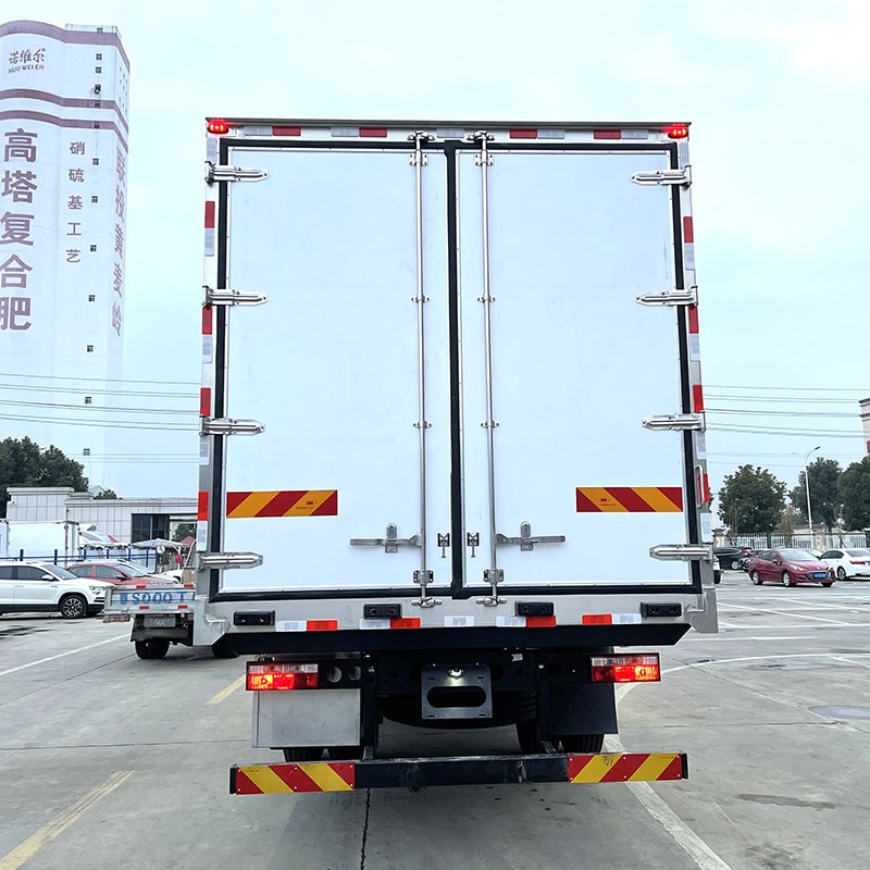Рефрижераторы JAC 4*2 для перевозки свежих продуктов на продажу Рефрижераторы JAC 4*2 для перевозки свежих продуктов на продажу