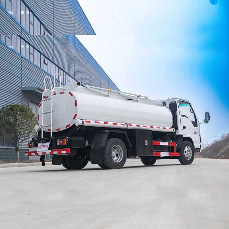Camion-citerne à carburant ISUZU 5000L Camion-citerne à carburant ISUZU 5000L
