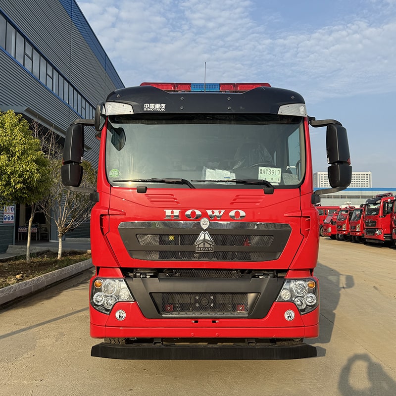Camion de lutte contre l'incendie à mousse HOWO de haute qualité 8cbm 4*2 Camion de lutte contre l'incendie à mousse HOWO de haute qualité 8cbm 4*2