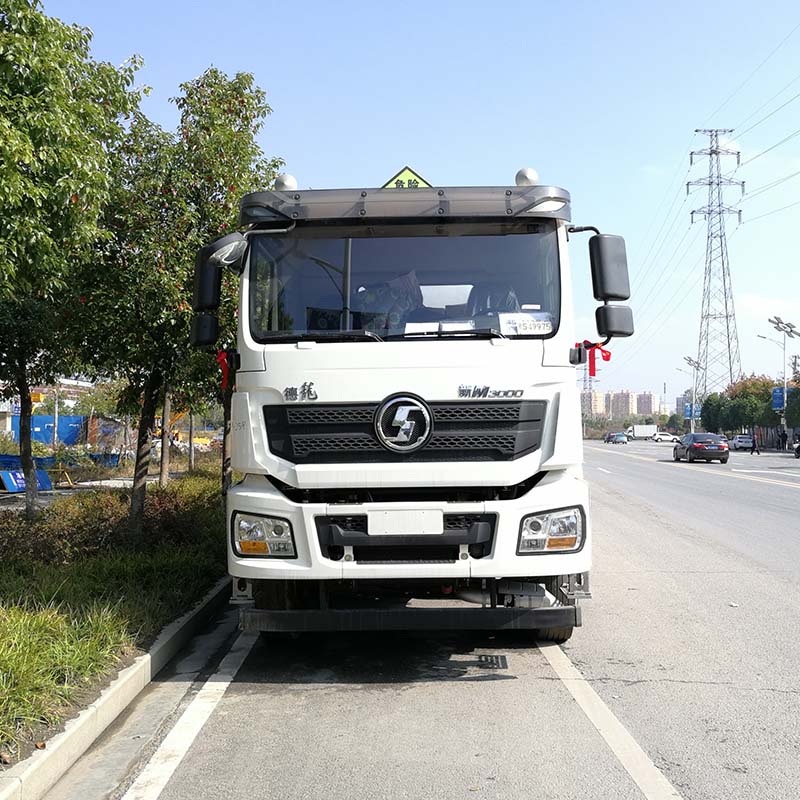 Camion de transport de carburant Shacman 8X4 30000 litres Camion de transport de carburant Shacman 8X4 30000 litres