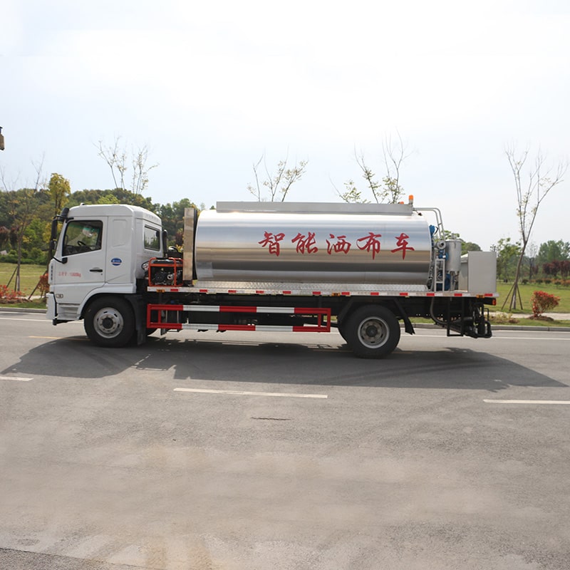 Асфальтораспределитель SHACMAN road construction 5CBM Асфальтораспределитель SHACMAN road construction 5CBM