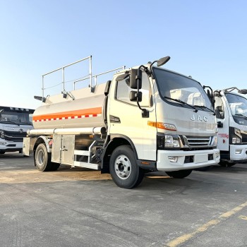 شاحنة JAC 4*2 8m3 لمحطة البنزين المتنقلة شاحنة خزان وقود ديزل