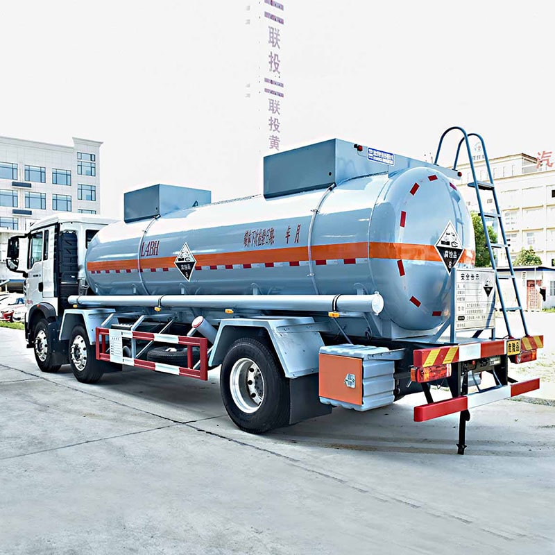 SINOTRUK 6*2 Химическая цистерна (нержавеющая сталь) на продажу SINOTRUK 6*2 Химическая цистерна (нержавеющая сталь) на продажу