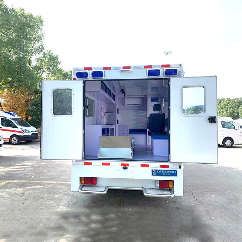 Iveco cross-country monitoring ambulance vehicle Iveco cross-country monitoring ambulance vehicle