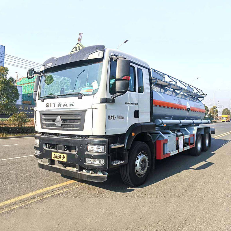 SINOTRUK 6*4 14 тонн цистерна для аммиачной селитры с прицепом SINOTRUK 6*4 14 тонн цистерна для аммиачной селитры с прицепом