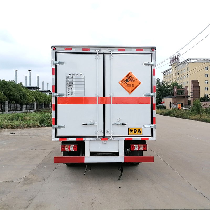 شاحنة نقل حاويات السوائل القابلة للاشتعال JAC 4*2 شاحنة نقل حاويات السوائل القابلة للاشتعال JAC 4*2