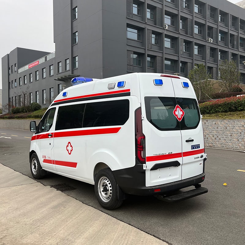 Ford 4*2 high quality RHD ward-type ambulance