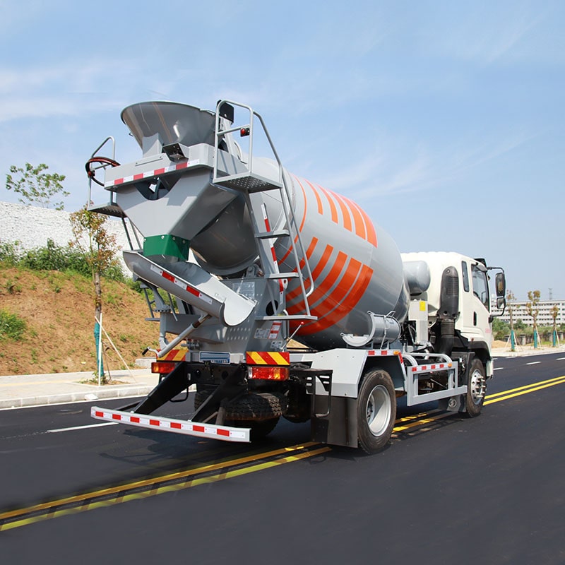 SHACMAN low price 8*4 8m3 concrete mixer truck SHACMAN low price 8*4 8m3 concrete mixer truck