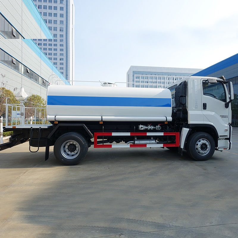Япония 4*2 Водораспылитель Боузер Автоцистерна isuzu Автоцистерна для воды Япония 4*2 Водораспылитель Боузер Автоцистерна isuzu Автоцистерна для воды