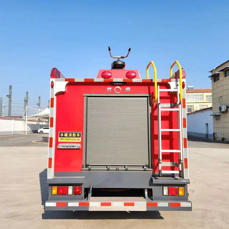 شاحنة إطفاء ISUZU 4*2 جديدة أو مستعملة 4cbm عالية الجودة شاحنة إطفاء ISUZU 4*2 جديدة أو مستعملة 4cbm عالية الجودة