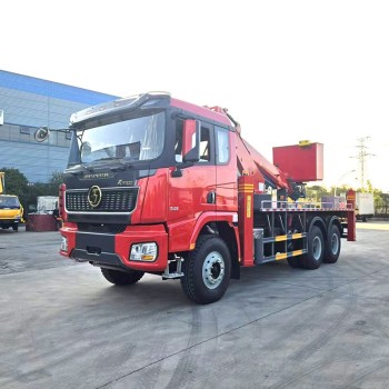 رافعة جوية بذراع تلسكوبي هيدروليكي بطول 24 مترًا من شاكمان