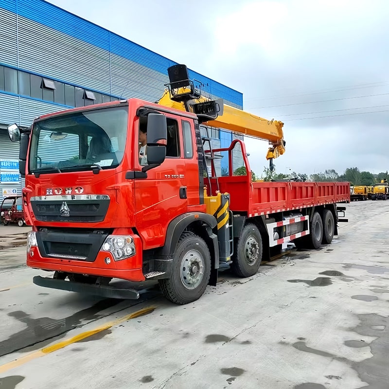 Prix du camion-grue à flèche télescopique Howo 6x4 de 14 tonnes Prix du camion-grue à flèche télescopique Howo 6x4 de 14 tonnes