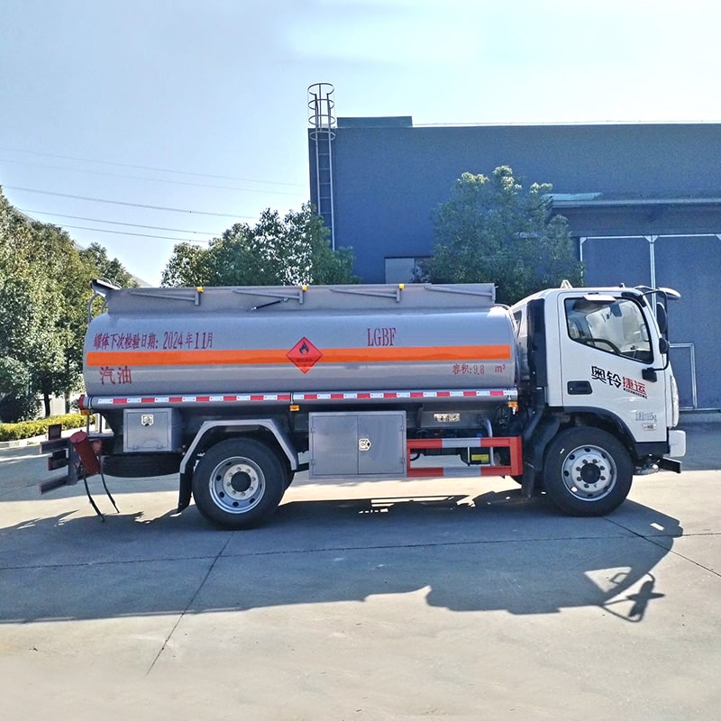Foton 10000 Liters 4x2 Small Fuel Delivery Trucks for Sale Foton 10000 Liters 4x2 Small Fuel Delivery Trucks for Sale