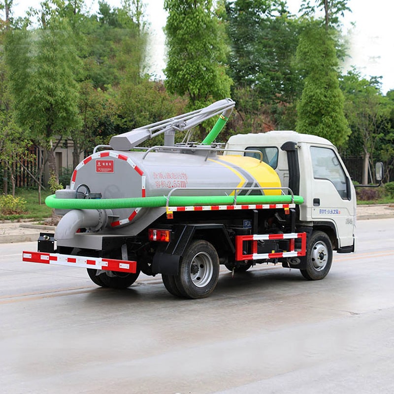 FOTON новый или б/у 2,5-тонный фекальный вакуумный ассенизационный автомобиль FOTON новый или б/у 2,5-тонный фекальный вакуумный ассенизационный автомобиль