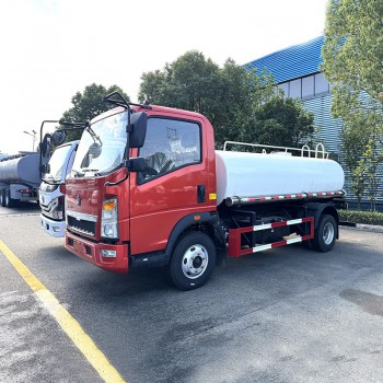 Howo Mini Oil Fuel Tanker Truck 5000L Gasoline Petrol Diesel