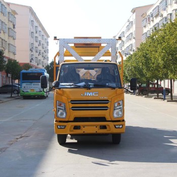 China JMC 80K anti crash buffer truck