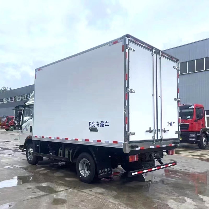 SINOTRUK HOWO 4*2 23m3 right hand drive refrigerator truck SINOTRUK HOWO 4*2 23m3 right hand drive refrigerator truck
