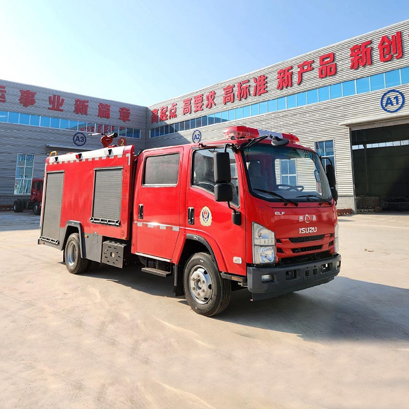 شاحنة إطفاء ISUZU 4*2 جديدة أو مستعملة 4cbm عالية الجودة شاحنة إطفاء ISUZU 4*2 جديدة أو مستعملة 4cbm عالية الجودة
