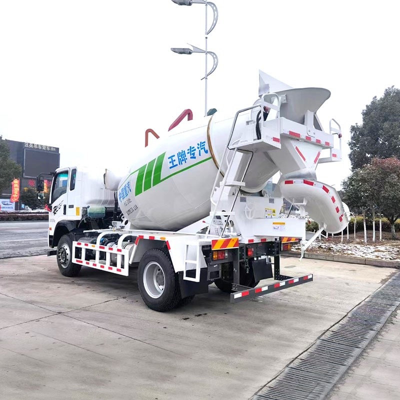 HOWO 4*2 4 cbm small concrete mixer truck HOWO 4*2 4 cbm small concrete mixer truck