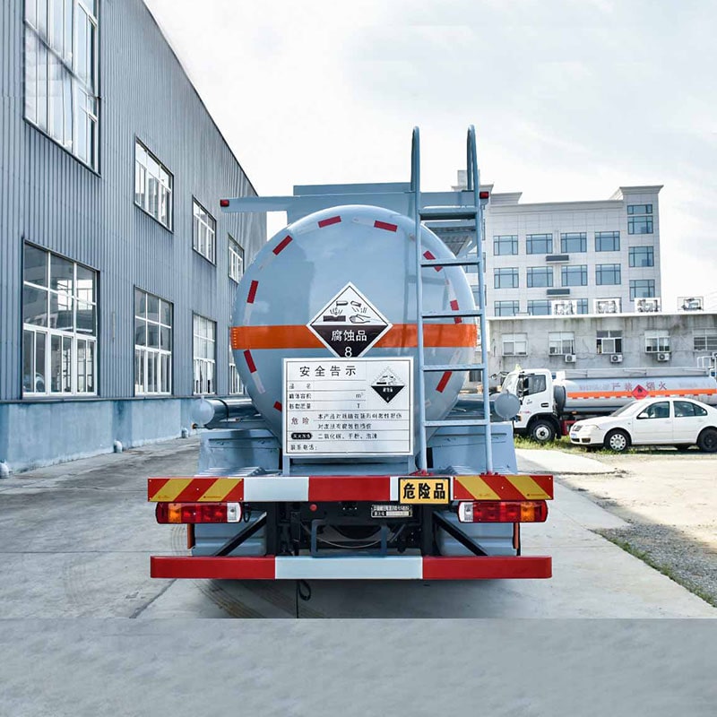 SINOTRUK 6*2 Химическая цистерна (нержавеющая сталь) на продажу SINOTRUK 6*2 Химическая цистерна (нержавеющая сталь) на продажу
