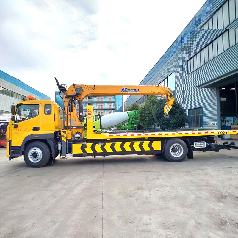 Эвакуатор Foton Flatbed с установленным 8-тонным краном Эвакуатор Foton Flatbed с установленным 8-тонным краном