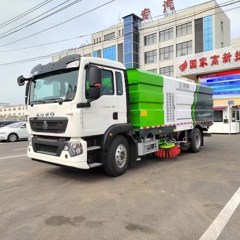 سعر شاحنة كاسحة الطرق SINOTRUK 4*2 الجديدة أو المستعملة