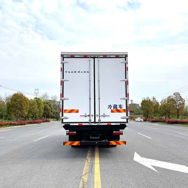 JAC 4*2 7,8 м рефрижератор для замороженного мяса и овощей JAC 4*2 7,8 м рефрижератор для замороженного мяса и овощей