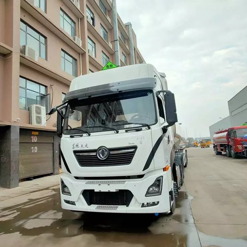 3 Axles 46000L Water Edible Cooking Oil Delivery Tank 3 Axles 46000L Water Edible Cooking Oil Delivery Tank