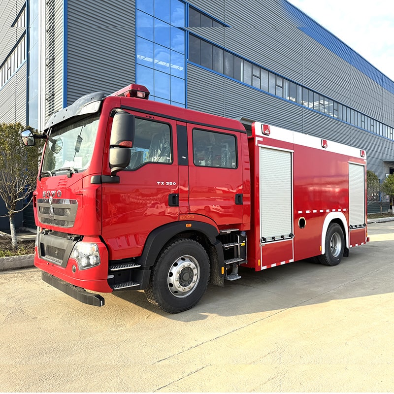 Camion de lutte contre l'incendie à mousse HOWO de haute qualité 8cbm 4*2 Camion de lutte contre l'incendie à mousse HOWO de haute qualité 8cbm 4*2