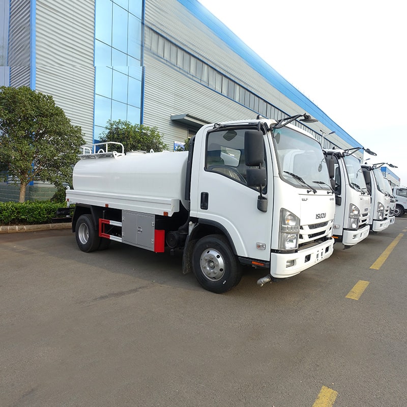JAPAN 4*2 watering cart isuzu water tank truck JAPAN 4*2 watering cart isuzu water tank truck