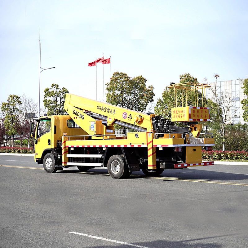 ISUZU 26m Грузовик с подъемной рабочей платформой ISUZU 26m Грузовик с подъемной рабочей платформой