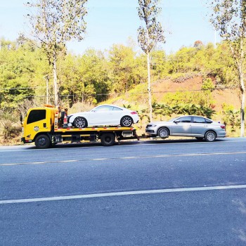 ISUZU 4X2 бортовой эвакуатор